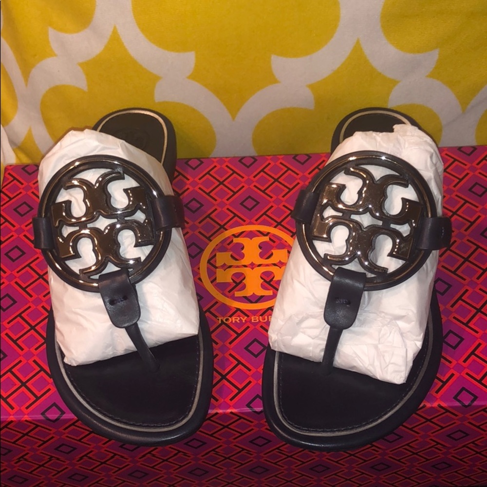 Tory Burch MILLER METAL-LOGO SANDAL, LEATHER